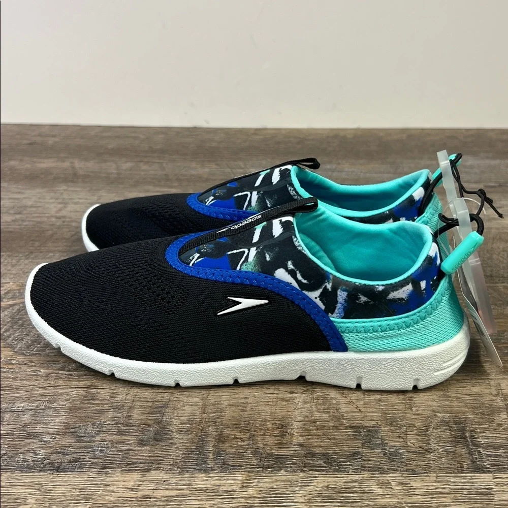 Speedo Junior Aqua Skimmer Water Shoes – Black/Blue (2–3) ( 2 pairs)